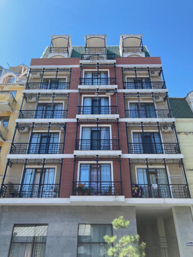 Barney'S Apartment Batumi Exterior photo